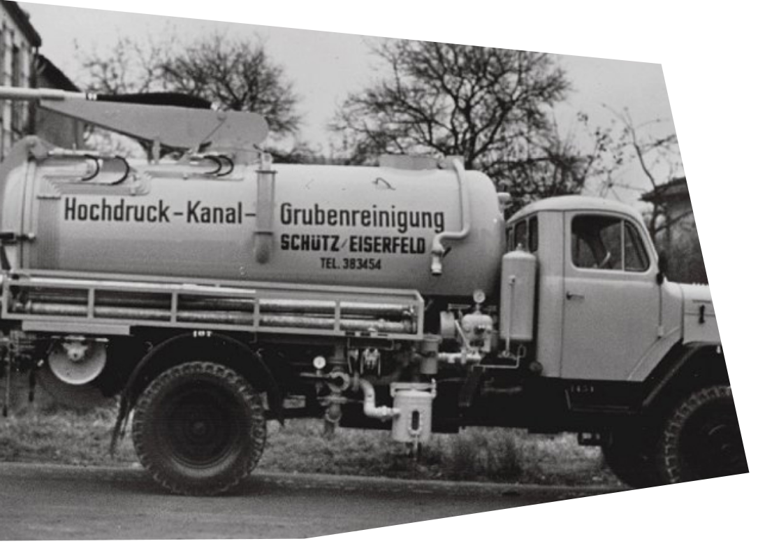 Unternehmensbild in Schwarzweiß, denn Kanal Schütz gibt es seit 1986